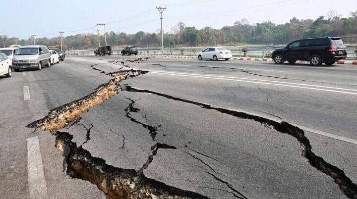 BREAKING NEWS Alert: Powerful 6.5 magnitude eαrthquake shakes the city…See more  ®
